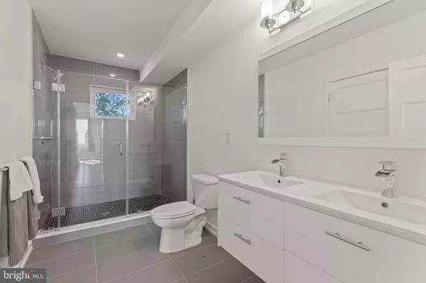 Philadelphia, PA 19148,2544 S 2ND ST