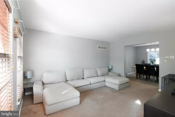 Reading, PA 19606,112 CONSTITUTION AVE