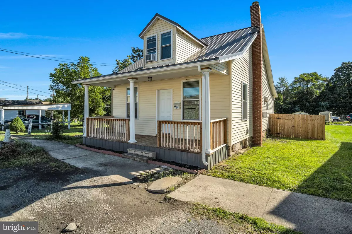 Newport, PA 17074,418 N 3RD ST