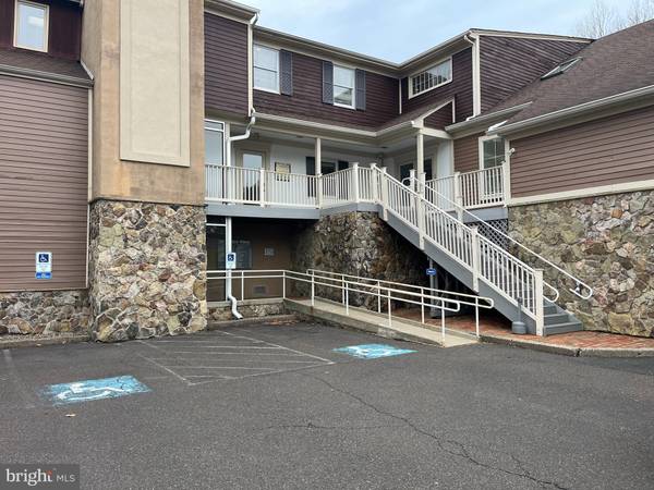 Yardley, PA 19067,33 S DELAWARE AVE #203B-2