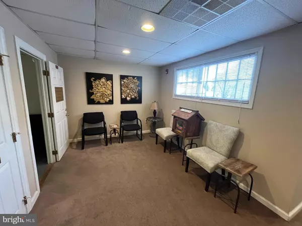 Yardley, PA 19067,33 S DELAWARE AVE #203B-2