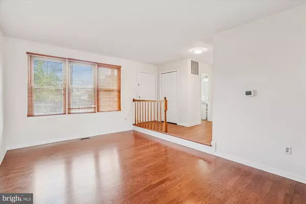 Laurel, MD 20707,7607 COLONY