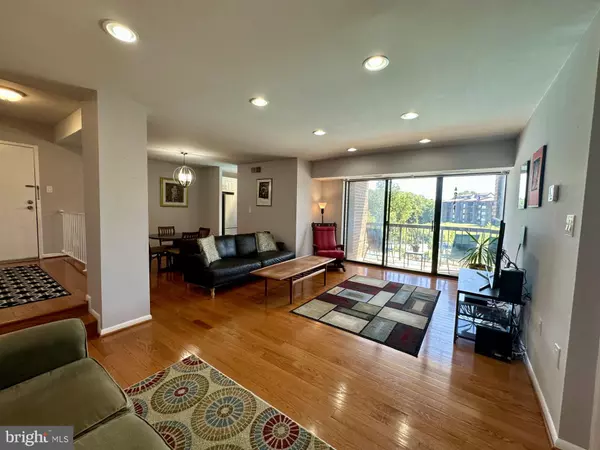 Laurel, MD 20707,15702 DORSET RD #135
