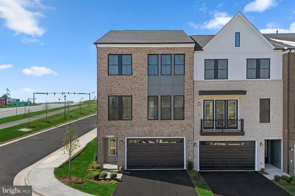 Ashburn, VA 20147,44506 LOWESTOFT SQ