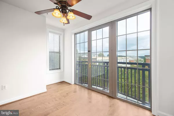 Woodbridge, VA 22191,485 HARBOR SIDE ST #405