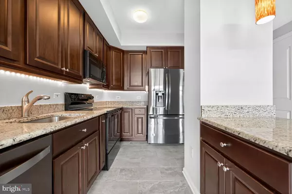 Arlington, VA 22206,2720 S ARLINGTON MILL DR #710