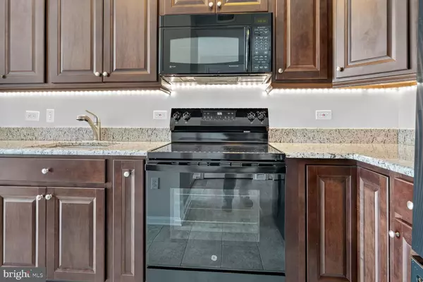 Arlington, VA 22206,2720 S ARLINGTON MILL DR #710