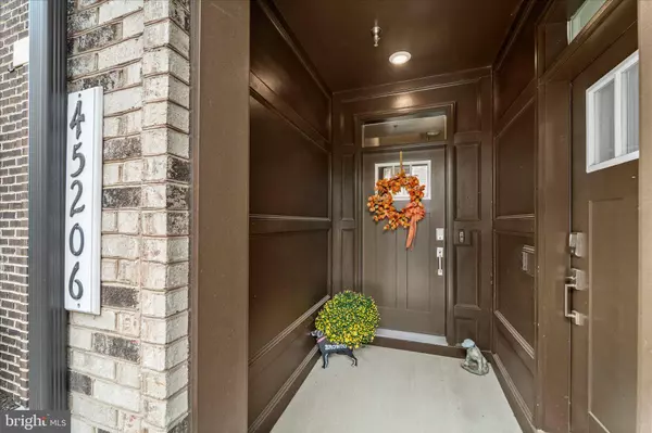 Sterling, VA 20166,45206 LETTERMORE SQ