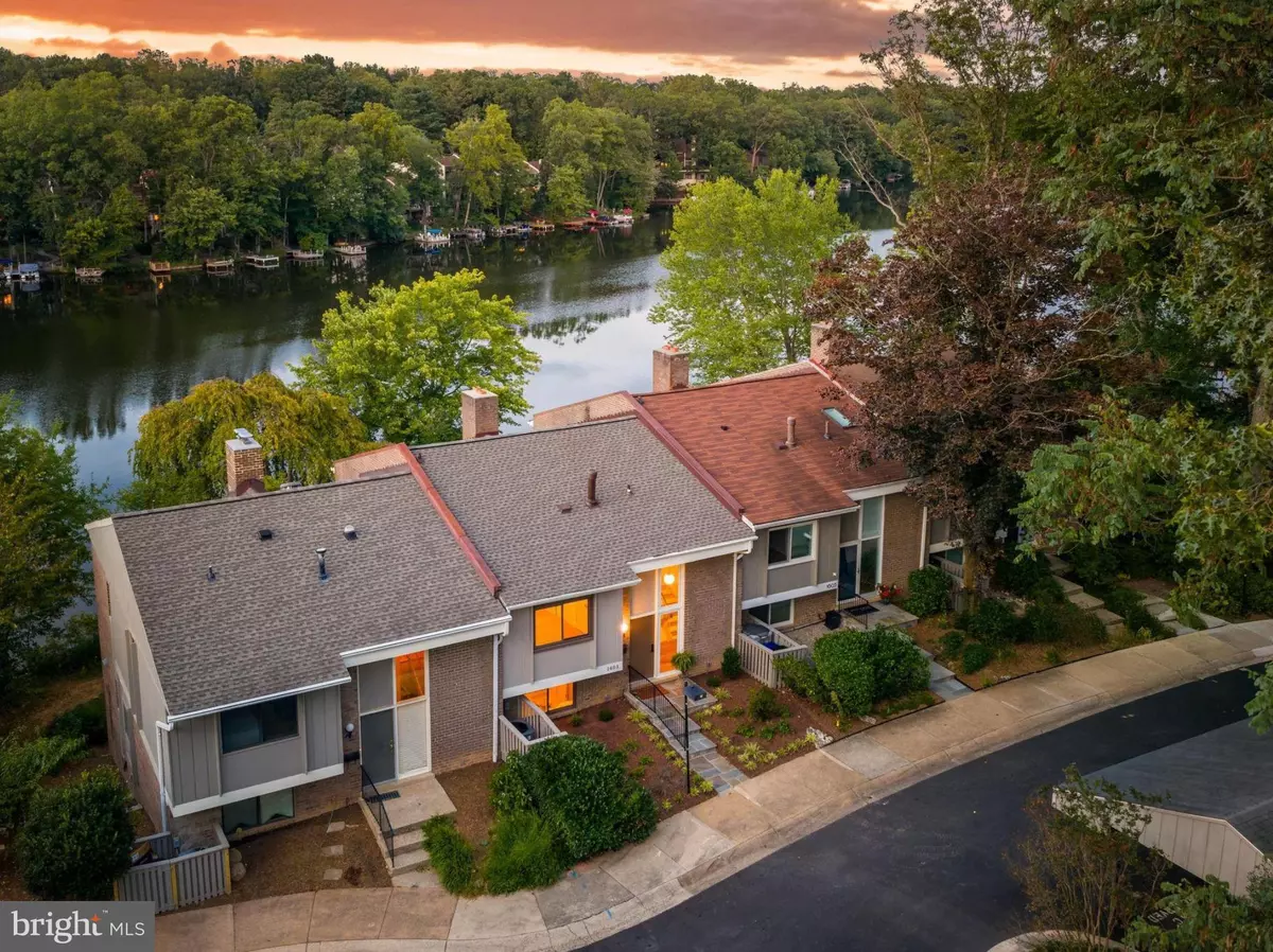 Reston, VA 20190,1603 GREENBRIAR CT