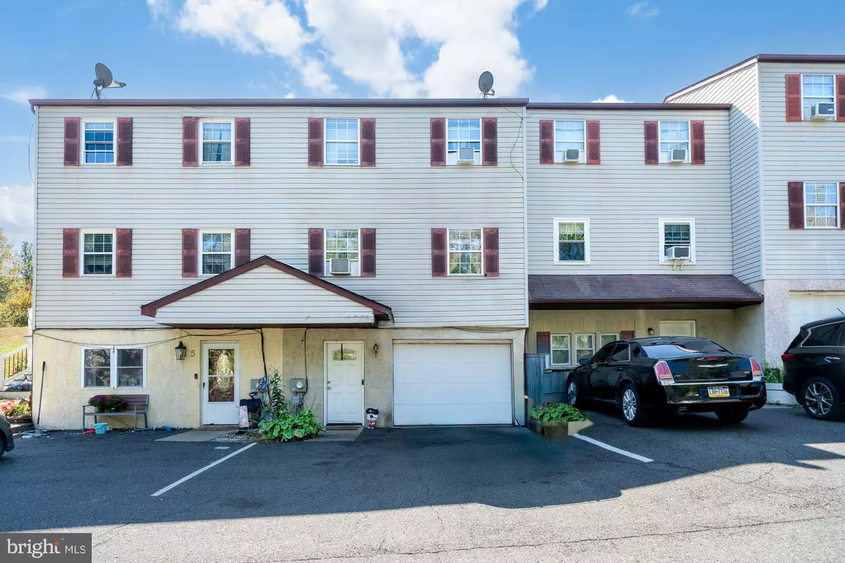 Schwenksville, PA 19473,4 BERGER LN