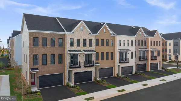 Ashburn, VA 20148,42123 PICASSO SQ
