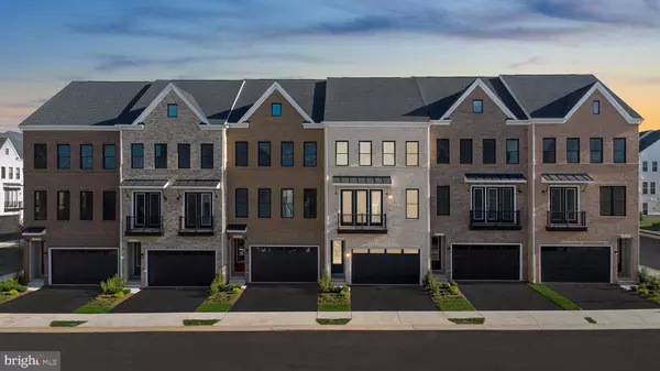 Ashburn, VA 20148,42123 PICASSO SQ