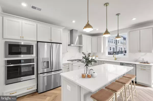 Ashburn, VA 20148,42123 PICASSO SQ