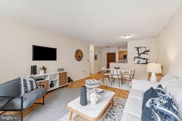 Bethesda, MD 20815,7111 WOODMONT AVE #316