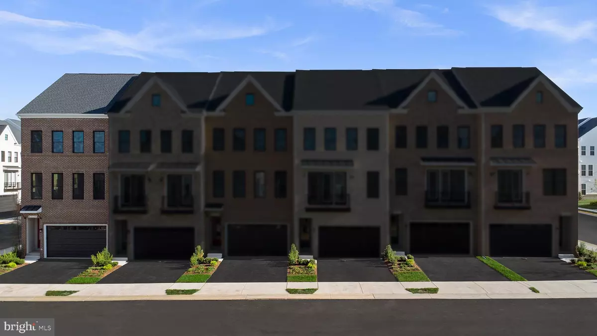 Ashburn, VA 20148,42129 PICASSO SQ