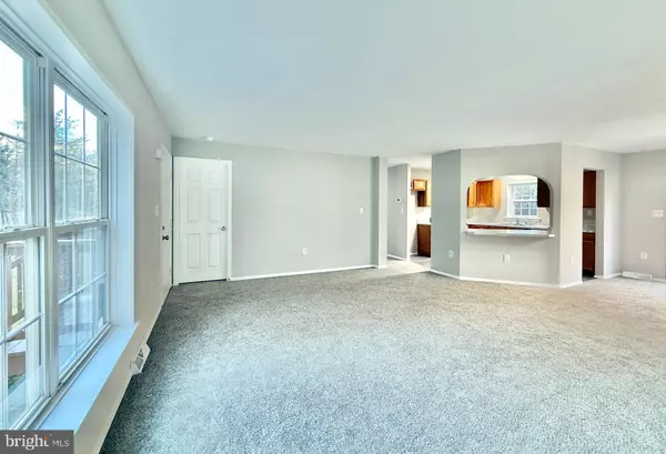 Mays Landing, NJ 08330,15 LOWELL ST