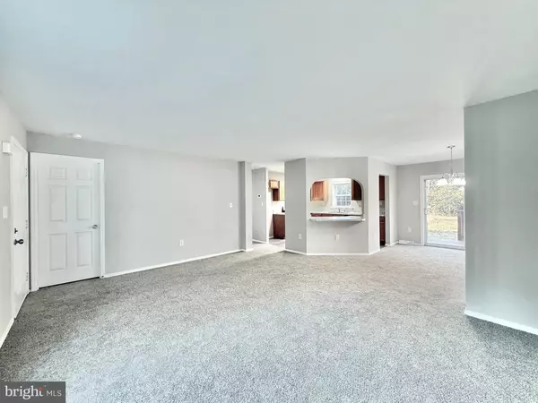 Mays Landing, NJ 08330,15 LOWELL ST