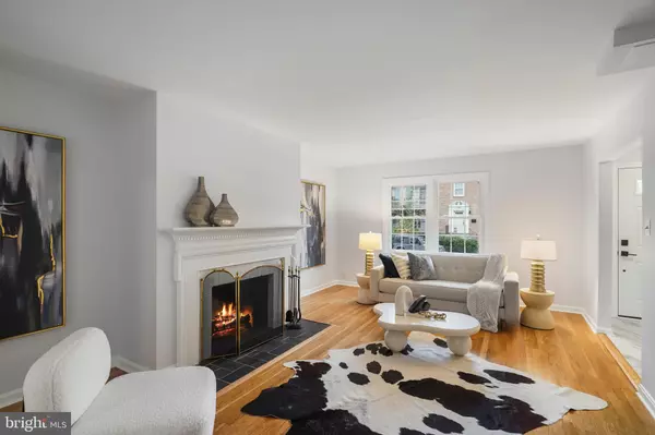 Mclean, VA 22102,7374 MONTCALM DR