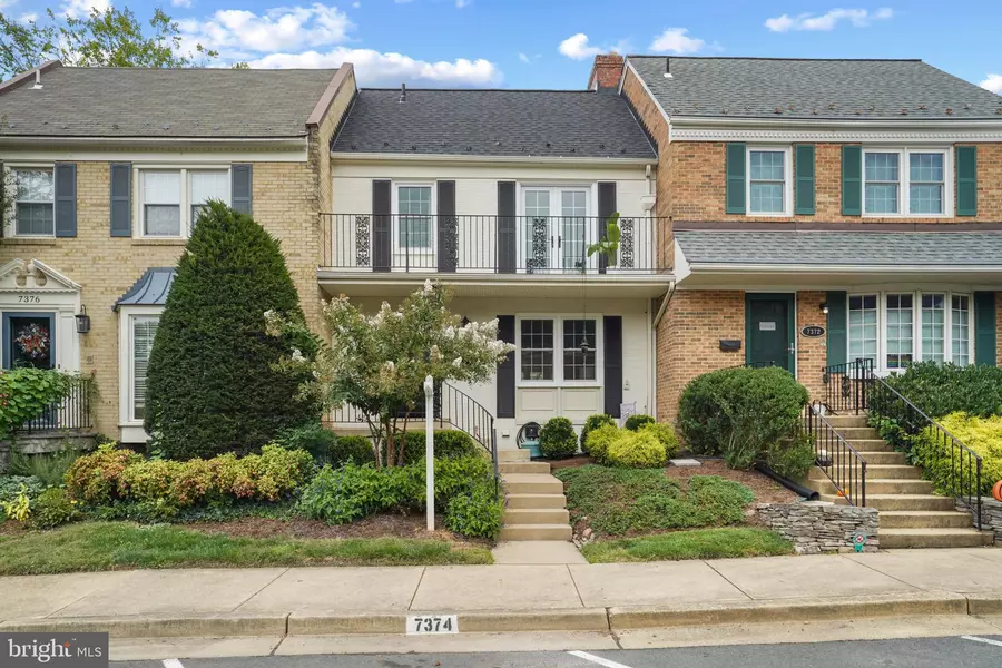 7374 MONTCALM DR, Mclean, VA 22102