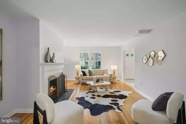 Mclean, VA 22102,7374 MONTCALM DR