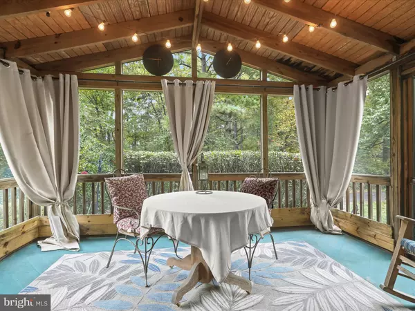 Bowie, MD 20720,7501 HILLMEADE RD