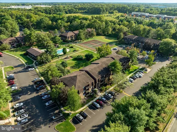 East Windsor, NJ 08512,1421 COUNTRY MILL DR