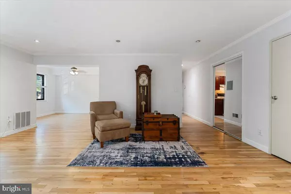 East Windsor, NJ 08512,1421 COUNTRY MILL DR