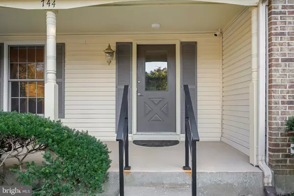 Gaithersburg, MD 20878,744 CLIFFTOP DR