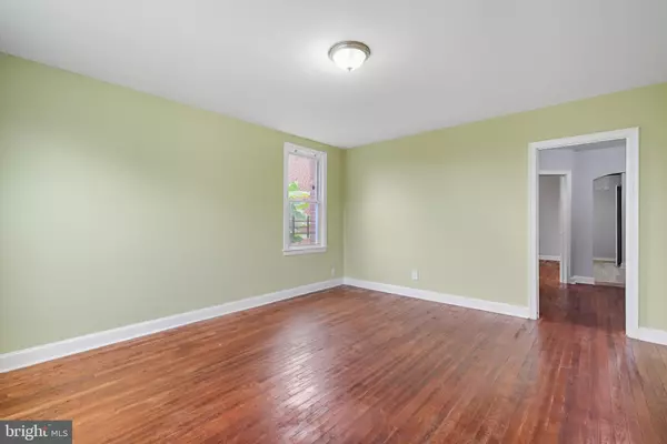 Washington, DC 20020,3919 R ST SE