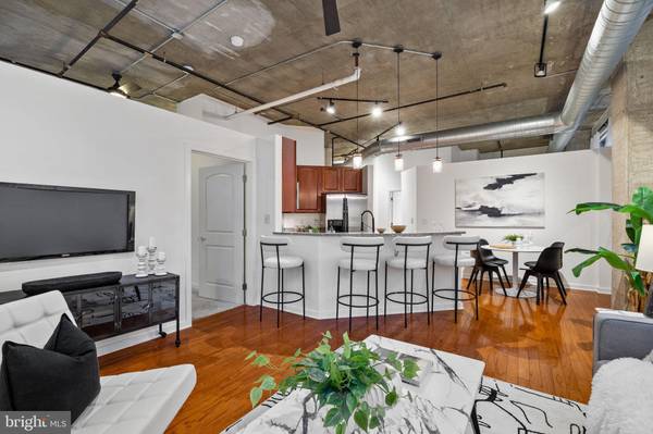 Philadelphia, PA 19106,113 N BREAD ST #3D1