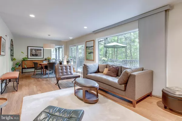 Annandale, VA 22003,4216 ELIZABETH LN