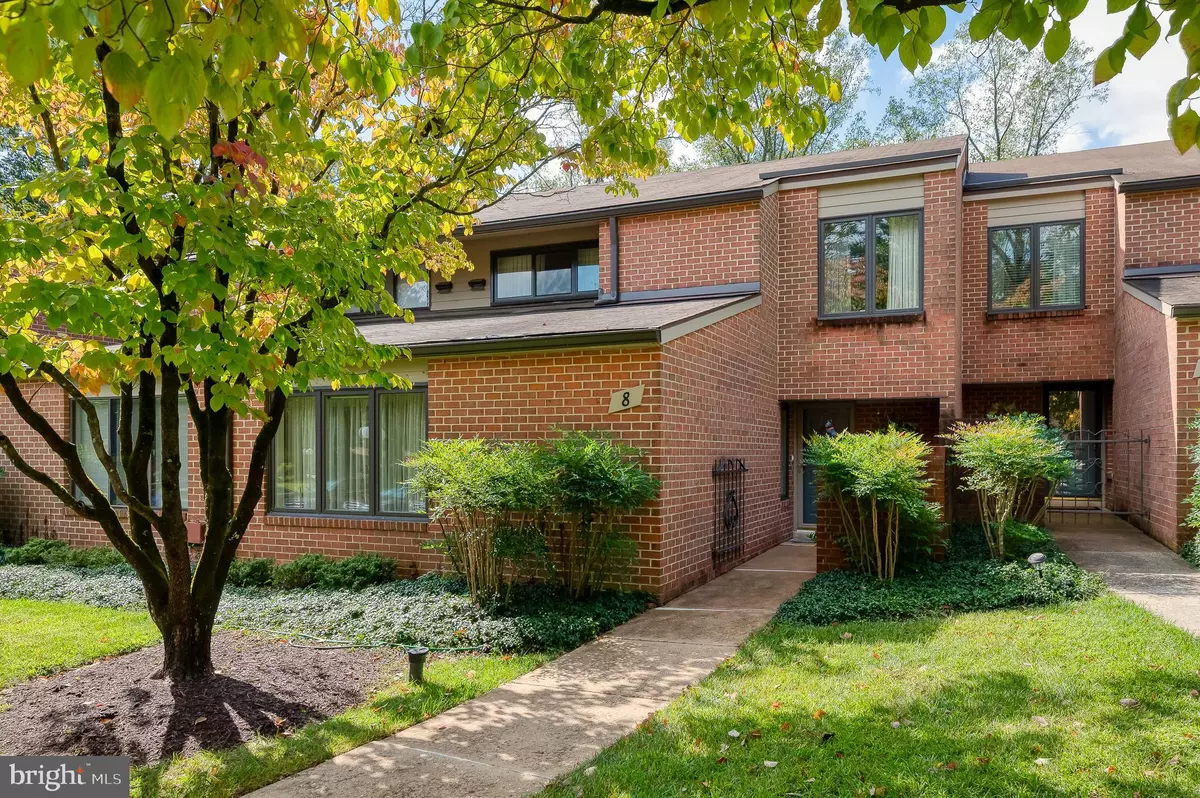 Lutherville Timonium, MD 21093,8 OAKHAMPTON DR