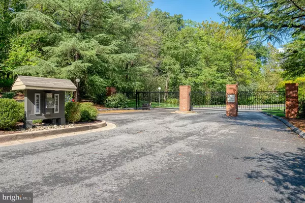 Lutherville Timonium, MD 21093,8 OAKHAMPTON DR