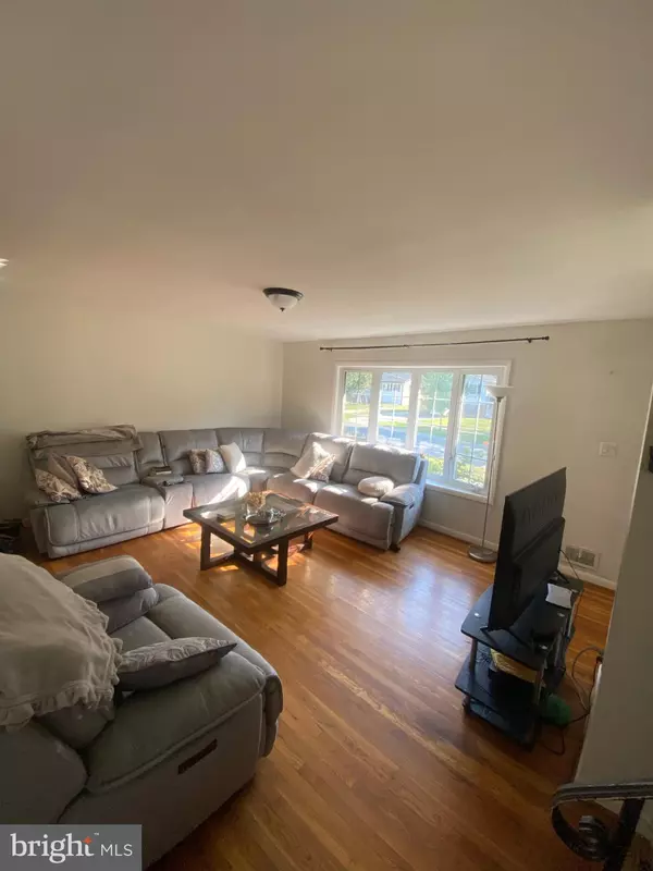 Silver Spring, MD 20903,9601 E LIGHT DR E