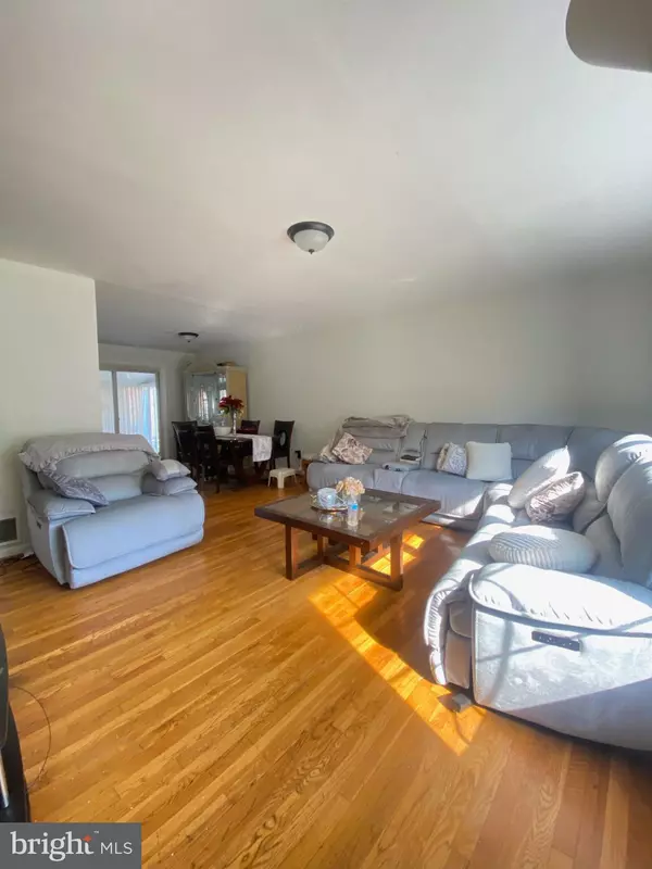 Silver Spring, MD 20903,9601 E LIGHT DR E