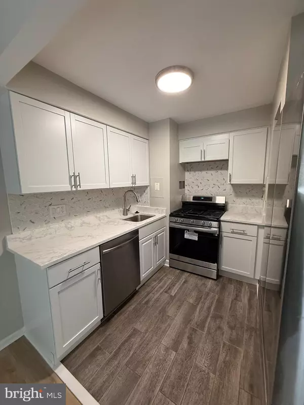 Annandale, VA 22003,4360 IVYMOUNT CT #28