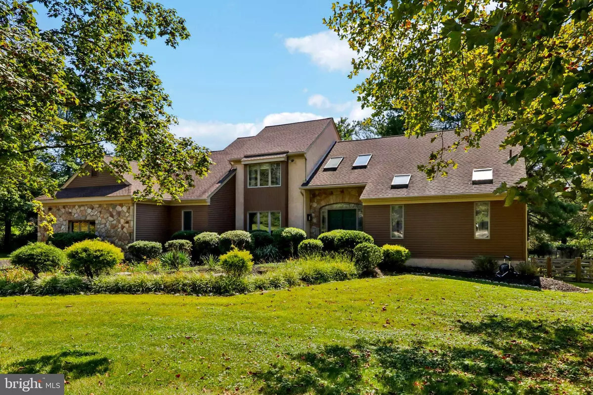 Media, PA 19063,4 E SPRING OAK CR