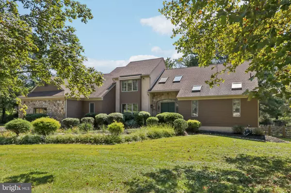 Media, PA 19063,4 E SPRING OAK CR