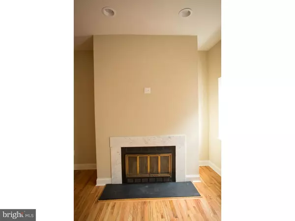 Philadelphia, PA 19107,924 PINE ST #2R