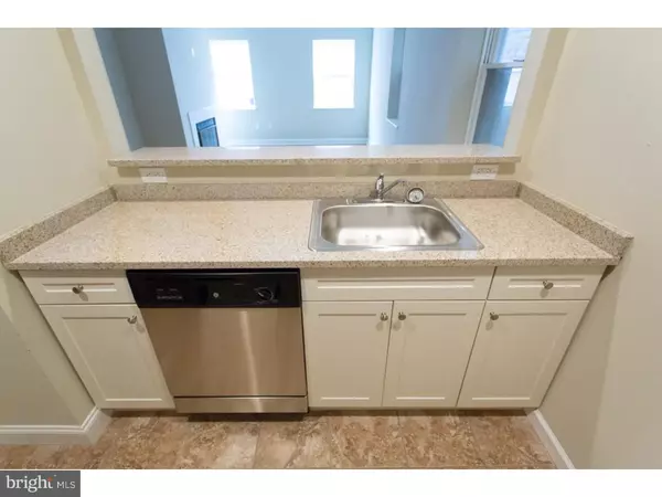 Philadelphia, PA 19107,924 PINE ST #2R