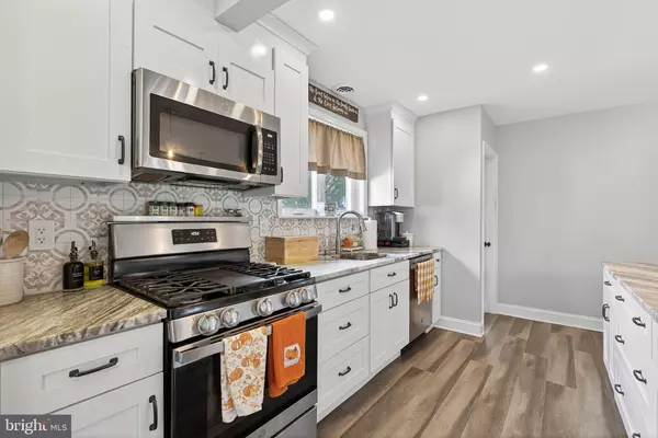 Ridley Park, PA 19078,211 W DUPONT ST