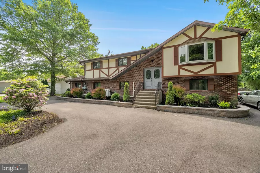 86 LOWER LAKEVIEW DR, East Stroudsburg, PA 18302