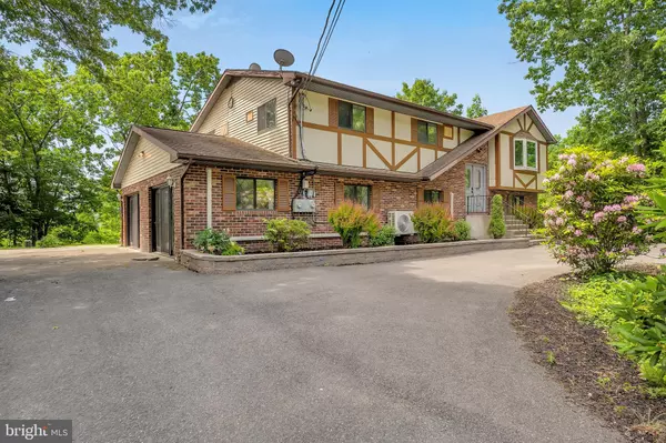 East Stroudsburg, PA 18302,86 LOWER LAKEVIEW DR