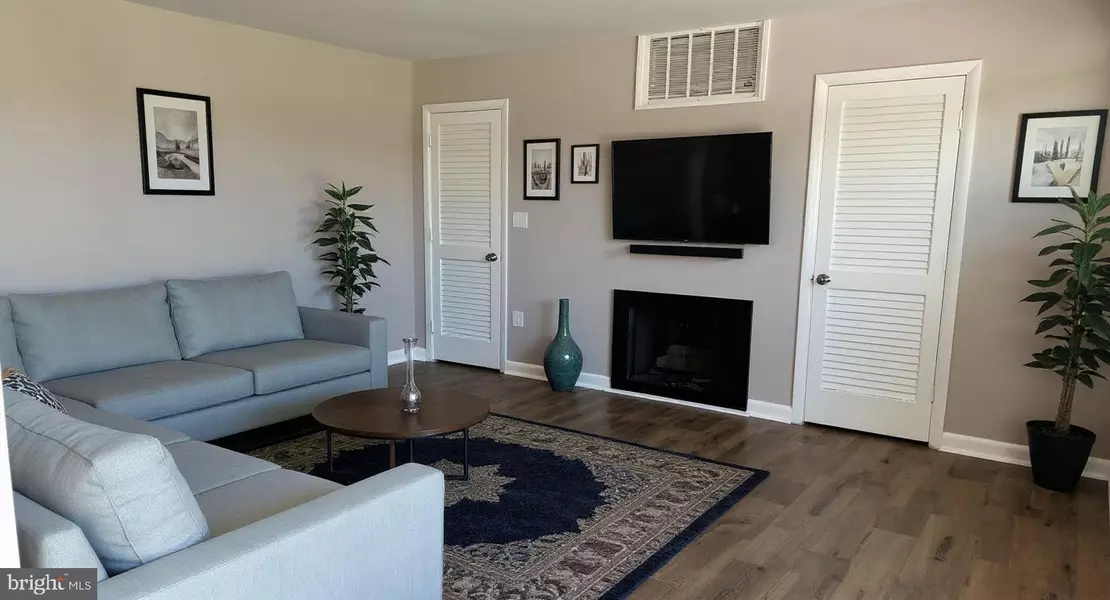 2131 YOUNG ST SE #201, Washington, DC 20020