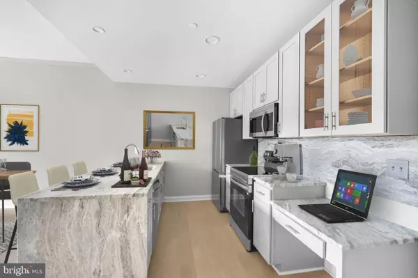 Philadelphia, PA 19103,2301-61 JOHN F KENNEDY BLVD #101