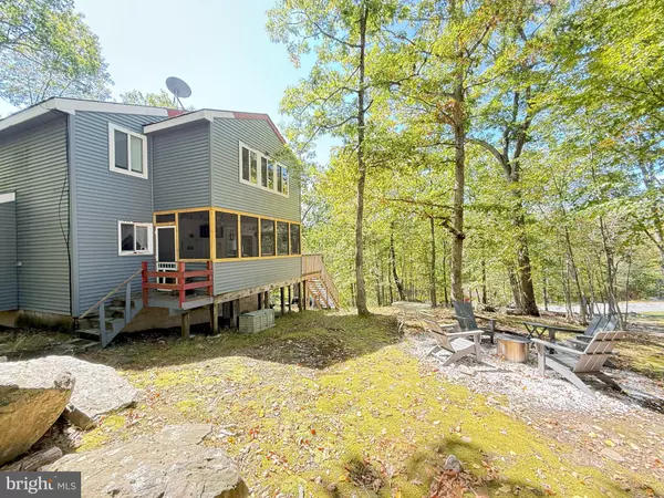 Bushkill, PA 18324,1026 HAMPSTEAD RD