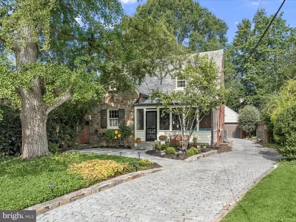 2833 NORTHAMPTON ST NW, Washington, DC 20015