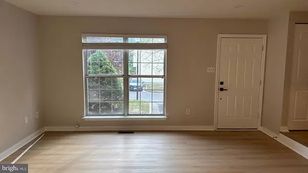 Ellicott City, MD 21043,8625 QUAKER BROTHERS DR #23