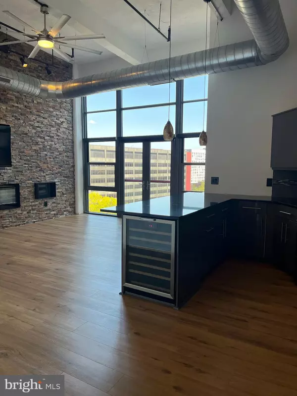 Philadelphia, PA 19123,444 N 4TH ST #817