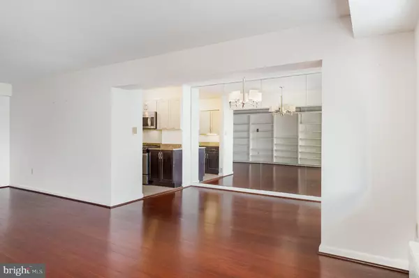 Washington, DC 20016,4201 CATHEDRAL AVE NW #323E